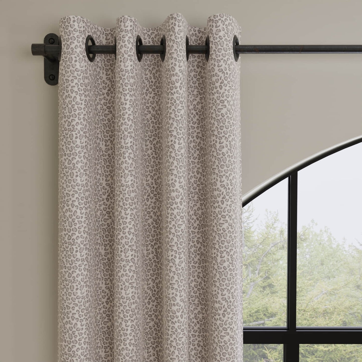 Carmela Slate made up as drapery