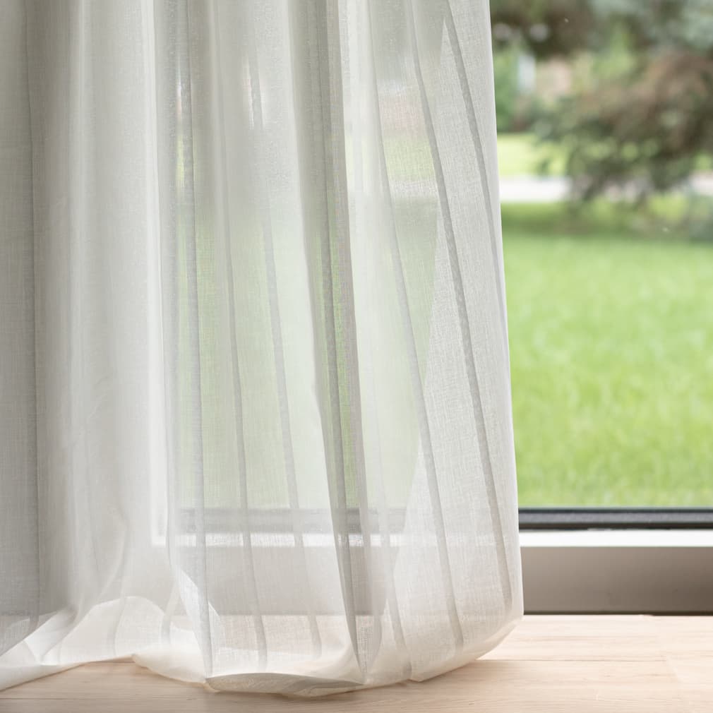 Clue Champagne Shown as Sheers