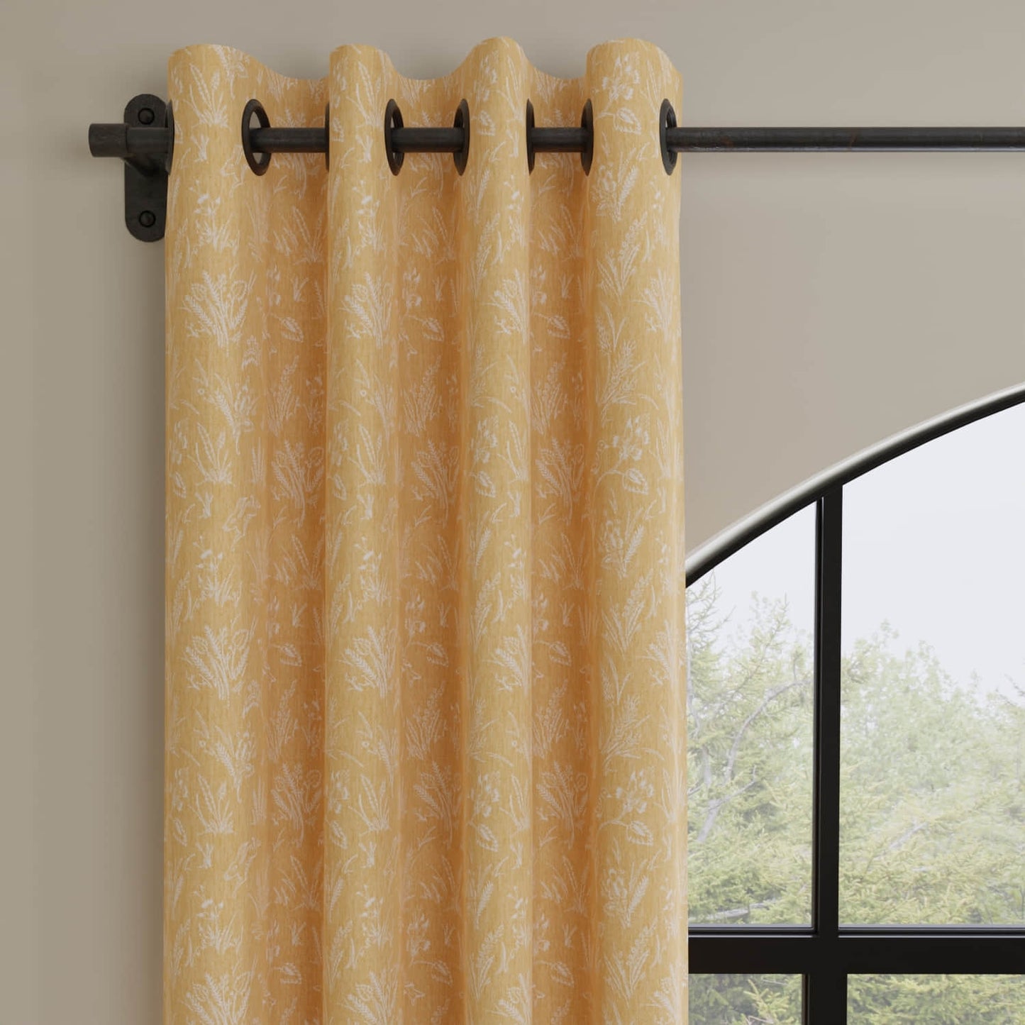 Elias Autumn made up as drapery