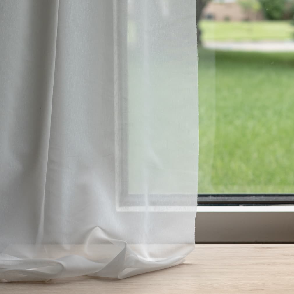 Lance Snow Shown as Sheers