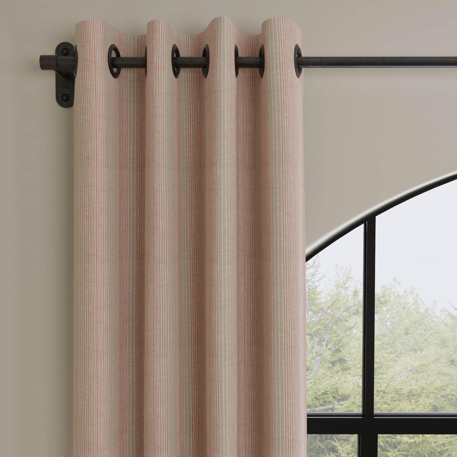 Quentin Sienna made up as drapery